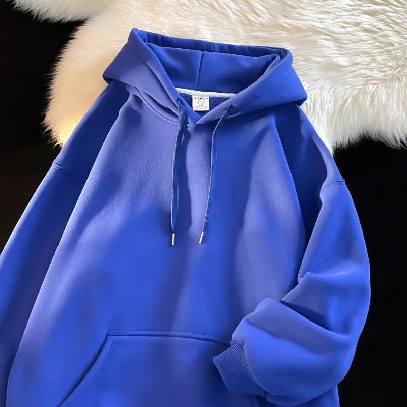 Men's winter jacket with hood and thick fleece lining.